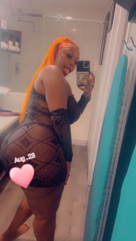 Monterey CA Female Escort — Incall & Outcall Only, discreet, drama-free - 1