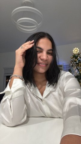 Lorena (Latina) — Video Call Verification - 1