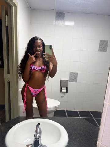 Brooklyn Female Escort for an XxXperience, judgment-free - 1