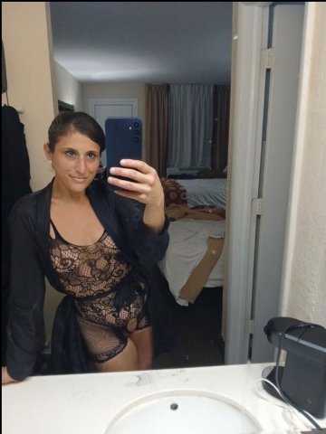 Miami Latina Female Escort — Cardate Specials & Outcalls - 1
