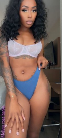 Discreet Female Escort in Shreveport (Foot Fetish) — FT Preferred - 1