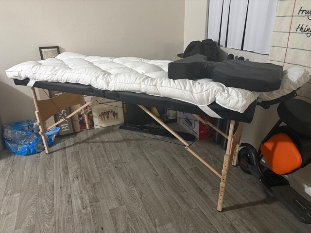 Reno Female Escort — Therapist Massage (No Bare Action) - 1