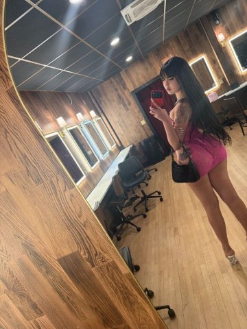Alejandra (23) — Chicago Full Service Escort - 1