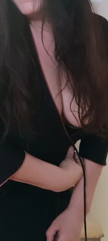 MILF Escort In Palm Springs (Incall Only) — Short-Notice Sessions - 1