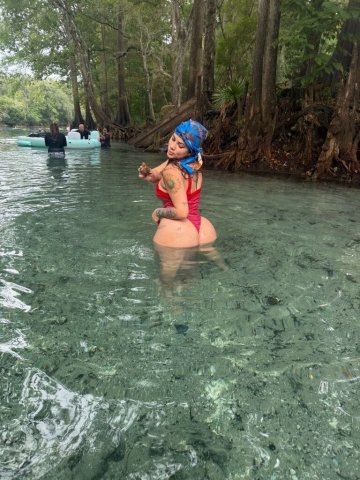 Mia (27) — Miami Female Escort for Trios - 1
