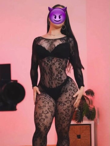 Latina Female Escort — Masajes y caricias - 1