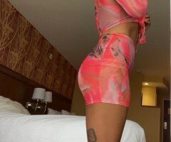 Brilliant Ebony Beauty — Blonde & Bow Blow Specialty in Los Angeles - Image 5