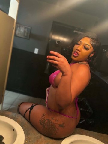 Upscale Discreet Female Escort — Los Angeles Outcalls - 1