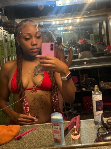 New in Town Hosting in Bossier — Mula (22) Fantasy Adult Performance - 1