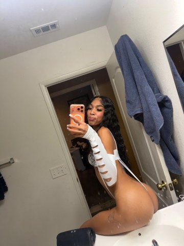 Los Angeles Petite Fetish-Friendly Incalls, Outcalls & Car Dates - 1