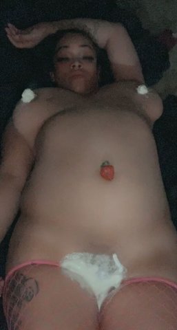 Online Queen for Video Calls — Albany GA - 1
