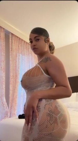 Golden 29 Slim Thick Petite Freak — Incall or Outcall (Bukkake?) - 1