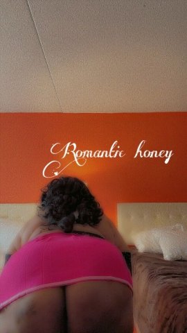 Linden Female Escort — fresh showered, discreet, no bare - 1