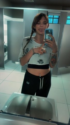 Pittsburgh Female Escort — 200 min In/Out Call - 1
