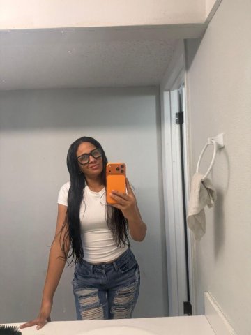 Sweet Tampa Female Escort — Clean, Respectful Company - 1