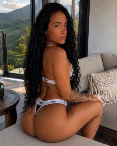 Lia (26) — Latin Female Escort, No Outcall - 1