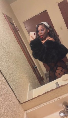 Exotic companion Aliyah — petite slim-thick escort (Sacramento, CA) - 1