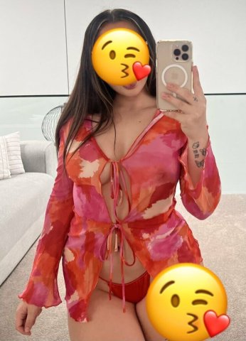 Chica latina sensual y sumisa — Disponible para pasar momentos - 1