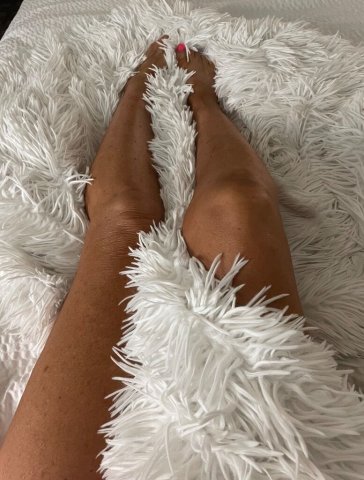Mohave County, AZ Female Escort — Deep Tissue Oil Massage & Erotic Pleasure - 1