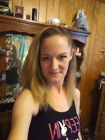 Short, sweet Cincinnati Ohio escort—hands and mouth focus - 1