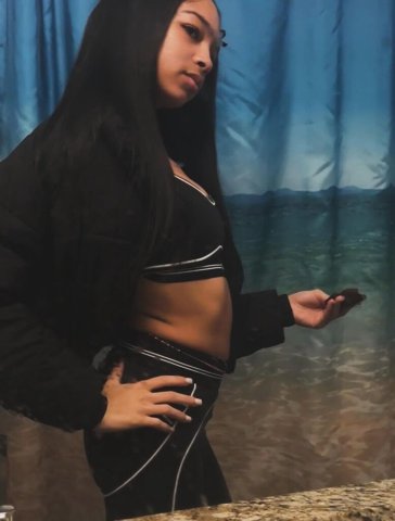 Petite mixed discreet escort — no-drama, no-negotiating - 1