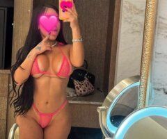 Chicago escorts - Colombian Girl — Chicago Female Escort (Blowjob Included)