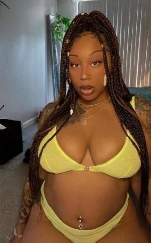 Lawrence, KS Female Escort — Incall or Outcall (Car Fun) - 1