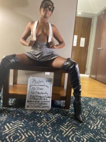 Miss Blossom in Memphis, TN — Female Escort, Condoms, No Bare Service - 1