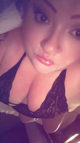 Portland OR Outcall Special — Thick N Curvy MILF with Squirt & Deepthroat - 1