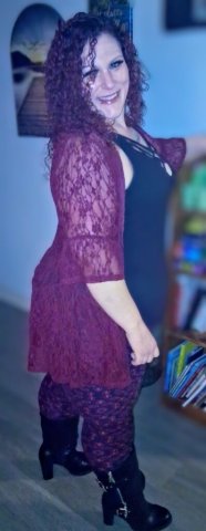 Portland, Oregon Thick Curves MILF — Scarlett Gresham Private In-Home Dates - 1