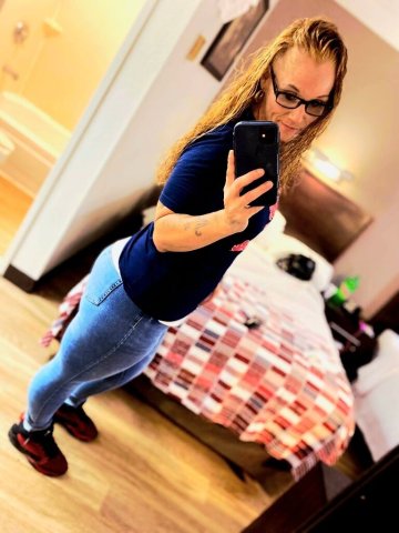 Tampa Female Escort — Live Video & Live Sessions (Deposit Required) - 1