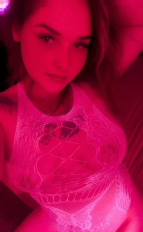 Friendly Wisconsin Dells Female Escort — Outcalls up to 50 Miles, Full Service & FaceTime Verification - 1