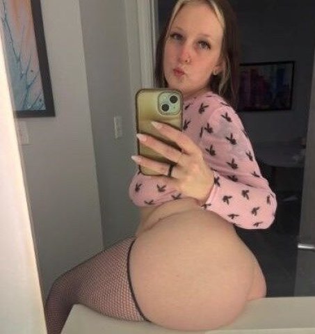 Hot Female Escort in Bloomington, IN — In/Outcall & Carplay Fun + Nude Video - 1