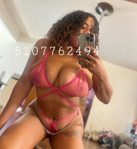 Bella (27) — Puerto Rican Curvy Female Escort in Oakland (In-calls) - 1