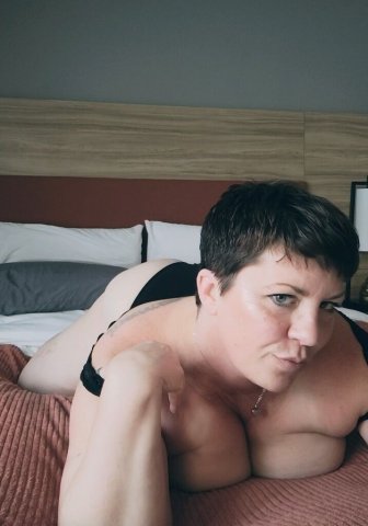 St. Louis Female Escort — Limited Scheduling (Massage & BBJ / GFE) - 1