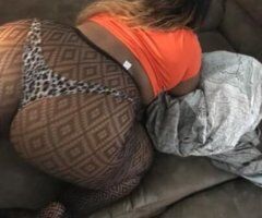 Oklahoma City escorts - Oklahoma City Curvy Female Escort — Pettty & wet feet friendly cum play