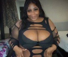 Oklahoma City Curvy Female Escort — Pettty & wet feet friendly cum play - Image 4
