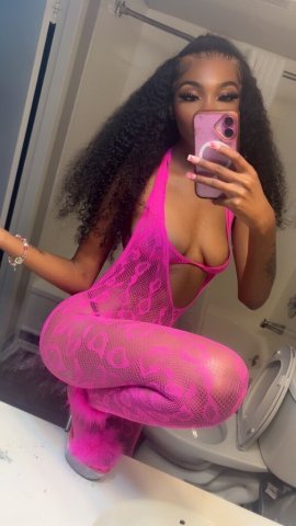 Petite 5'7 Text-Only, Carplay & Outcall — Young Fresh Daddy Treat - 1