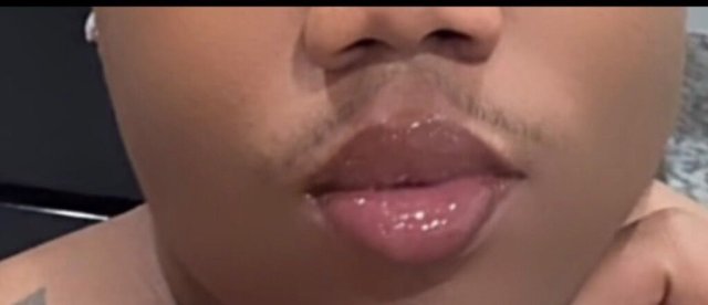 Throat speaker - 1