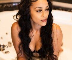 San Diego escorts - San Diego Female Escort — $300+ appointments, deposit for outcalls