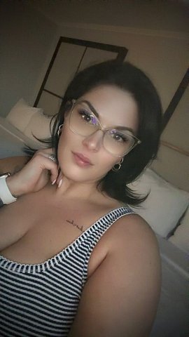 Tucson MILF Escorts — Thick, curvy Pacific Northwest vibe (OnlyFans) - 1