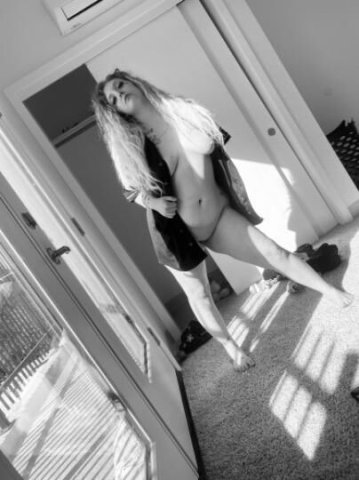 Stockton Blonde Goddess — Upscale Incall Special (No Blocked Calls) - 1
