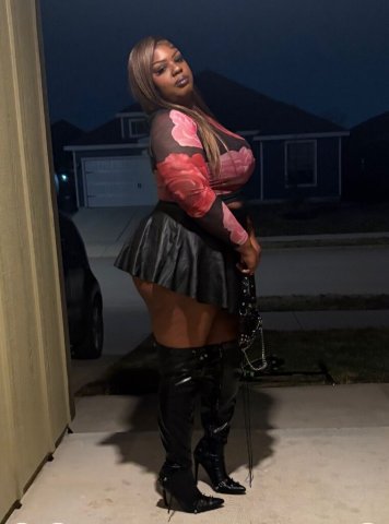 Kimmy — Curvy Tall Female Escort in Fort Worth, TX (Incalls, Outcalls & Car Dates) - 1