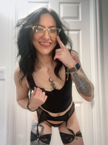 Alia Noir — Petite Salt Lake City Female Escort (Incall Dates) - 1