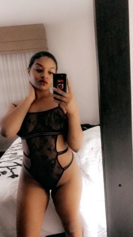 Portland OR Female Escort — mature, discreet time (TNA verified, duo available) - 1