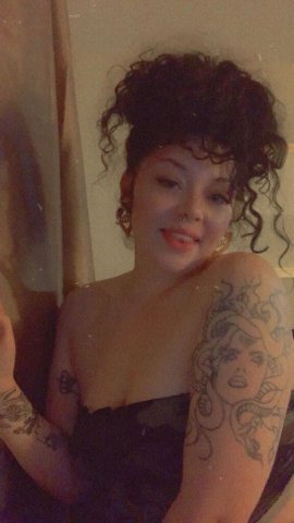 Louisville Female Escort — Blue-Eyed Curly Hair, Tattoos (Outcalls w/ Deposit) - 1