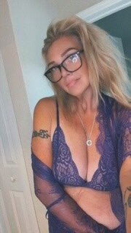 Mature Nicole — Sarasota/Bradenton Private Female Escort - 1