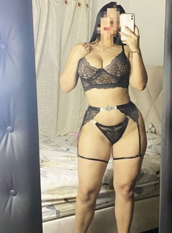 Latina Sexy (Culo Grande) — 26 | Sexo Oral - 1