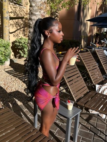 Fresno, California In-Call/Out-Call Bombshell Escort — 5'2, 110, Real Photos - 1