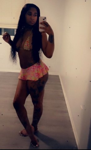 Palmdale CA Carplay Outcall Female Escort — Dom & Oral Service - 1